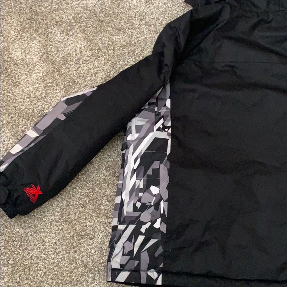 Snow/ski jacket - Picture 6 of 7